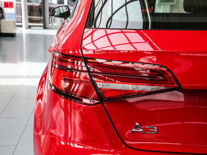 2019Sportback 35 TFSIr V (ji)^