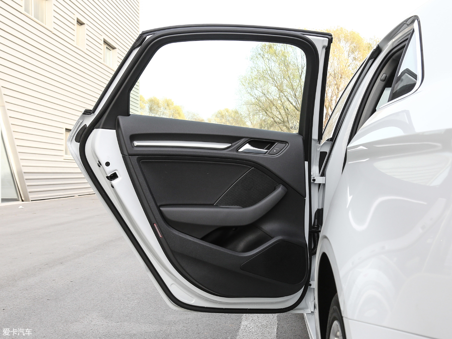 2019?yun)WA3 Limousine Limousine 35 TFSIM(jn)ȡ (gu)V