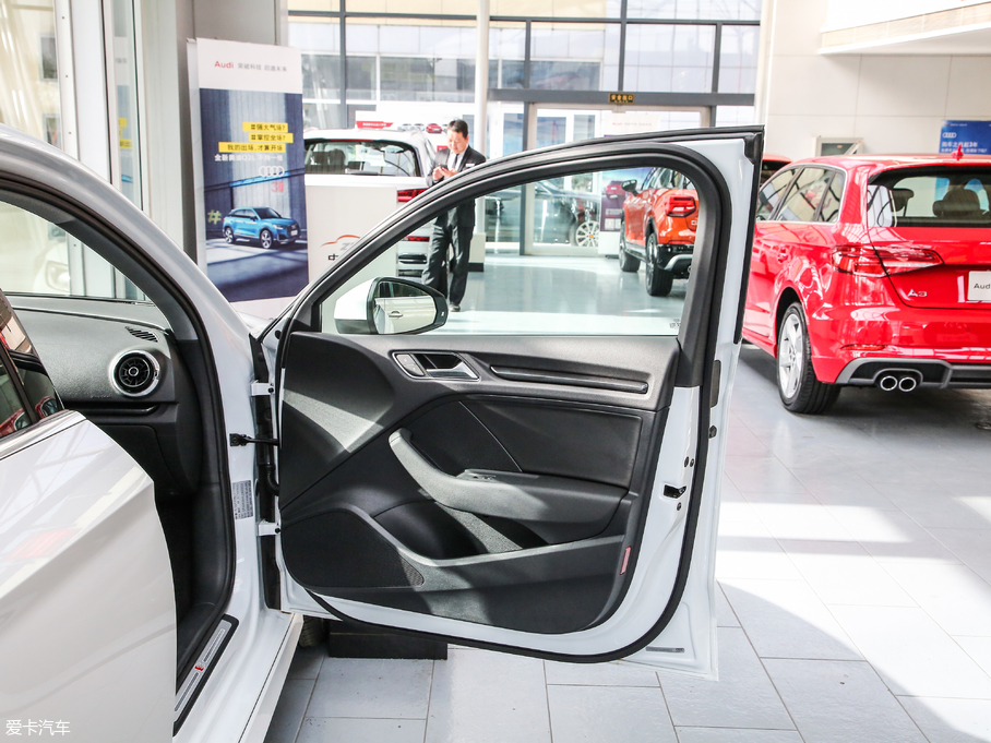 2019WA3 Limousine Limousine 35 TFSIL V