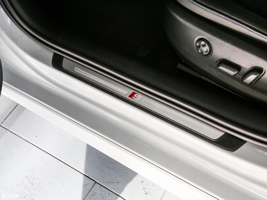 2019WA3 Limousine Limousine 35 TFSIL V