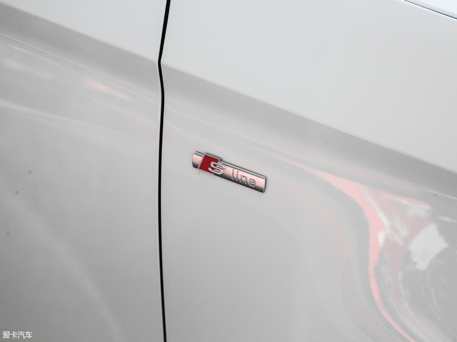 2019WA3 Limousine Limousine 35 TFSI\ V