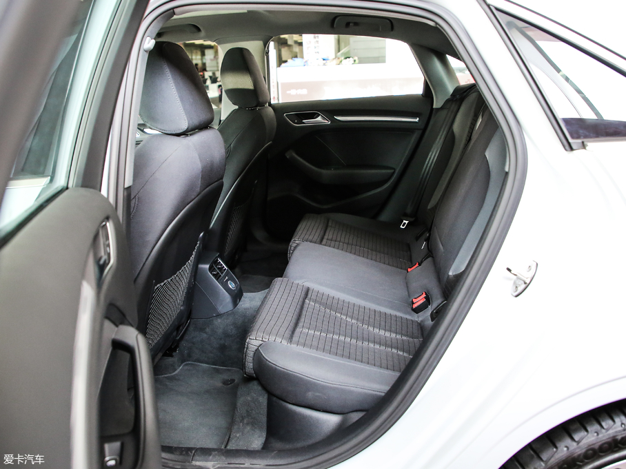 2019WA3 Limousine Limousine 35 TFSI\ V