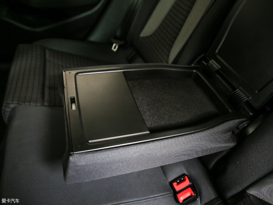 2019WA3 Limousine Limousine 35 TFSI\ V