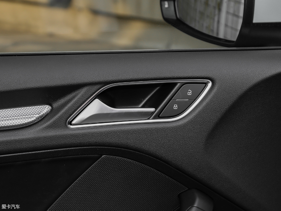 2019WA3 Limousine Limousine 40 TFSIL VI