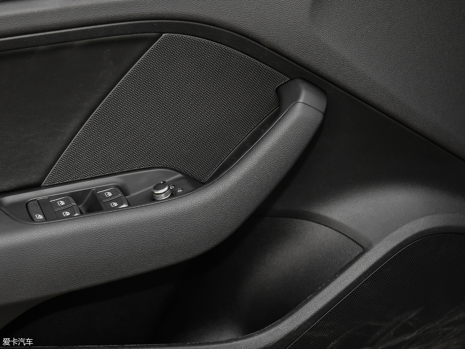 2019WA3 Limousine Limousine 40 TFSIL VI