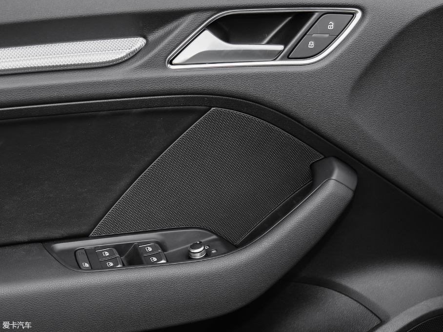 2019WA3 Limousine Limousine 40 TFSIL VI