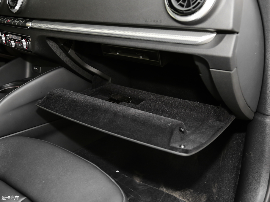 2019?yun)WA3 Limousine Limousine 40 TFSIL(fng) VI