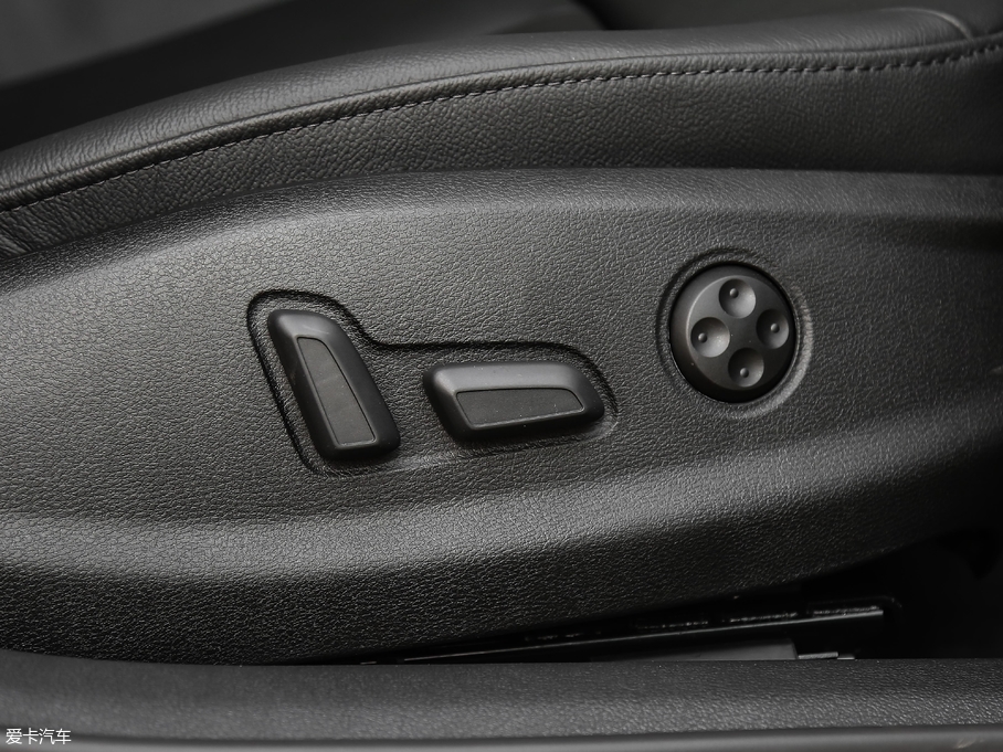 2019WA3 Limousine Limousine 40 TFSIL VI