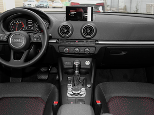 2019Limousine 35 TFSIM(jn)ȡ (gu)V п_(ti)