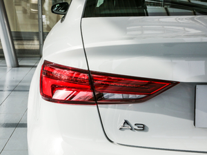 2019Limousine 35 TFSIL V ^