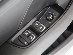 2019Limousine 35 TFSIL V {܇ƅ^	