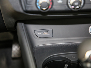 2019Limousine 35 TFSIL V п؅^