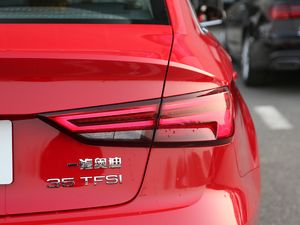 2019Limousine 35 TFSIL VI β