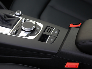 2019Limousine 35 TFSIL VI п؅^