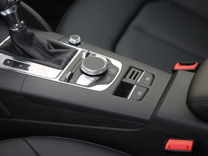 2019Limousine 35 TFSIL VI п؅^