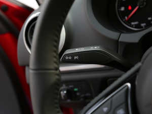 2019Limousine 35 TFSIL VI п؅^