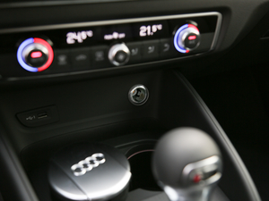 2019Limousine 35 TFSIL VI п؅^