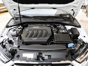 2019Limousine 40 TFSIL(fng) VI l(f)(dng)C(j)