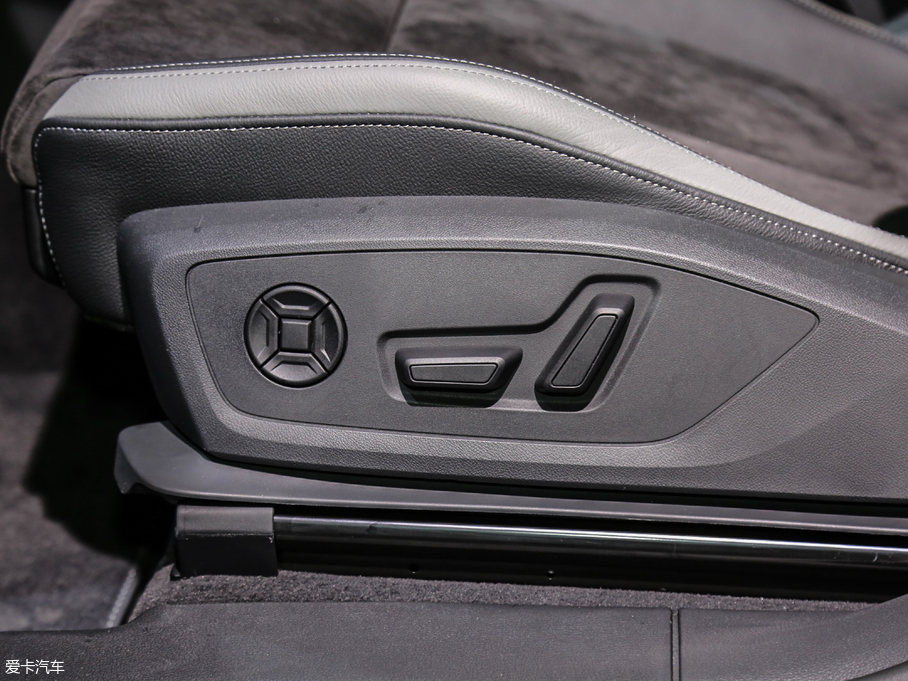 2019WQ3 45 TFSI  quattroAӸ