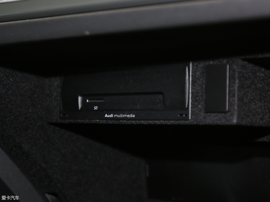 2019WQ3 40 TFSI r(sh)ЄӸ