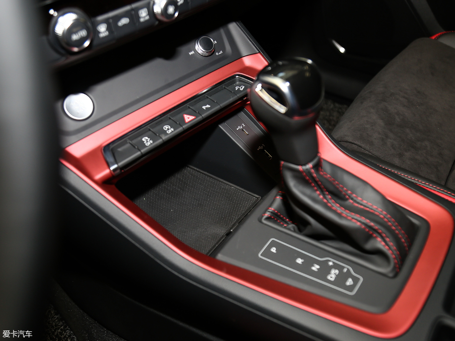 2019WQ3 40 TFSI  quattrorЄӸ