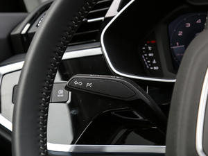 2019款35 TFSI 进取致雅型 中控区