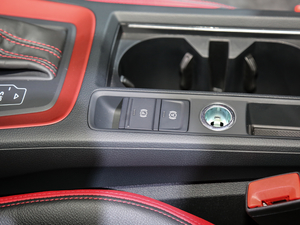 2019款40 TFSI 时尚致雅型 驻车制动器