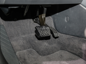 201945 TFSI  quattroAӸ п؅^