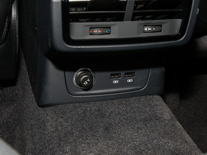 201940 TFSI r(sh)Є(dng) g