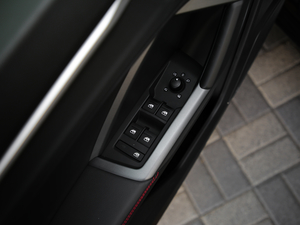 201945 TFSI  quattroAӸ п؅^