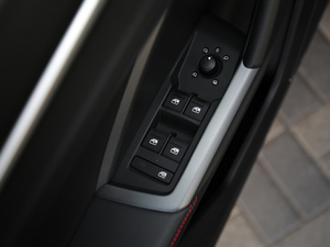 201945 TFSI  quattroAӸ п؅^