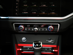 201945 TFSI  quattroAӸ п؅^