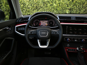 201945 TFSI  quattroAӸ п؅^