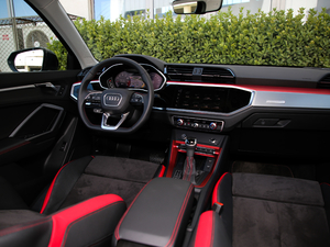 201945 TFSI  quattroAӸ п؅^