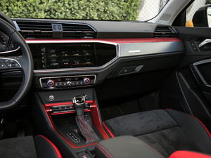 201945 TFSI  quattroAӸ п؅^