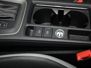 2019款35 TFSI 时尚动感型 驻车制动器