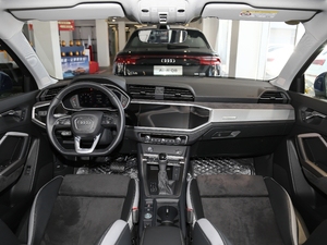 2019款35 TFSI 时尚动感型 内饰全景