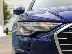 202055 TFSI e quattro (ji)^