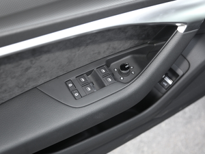 202055 TFSI e quattro {܇ƅ^	