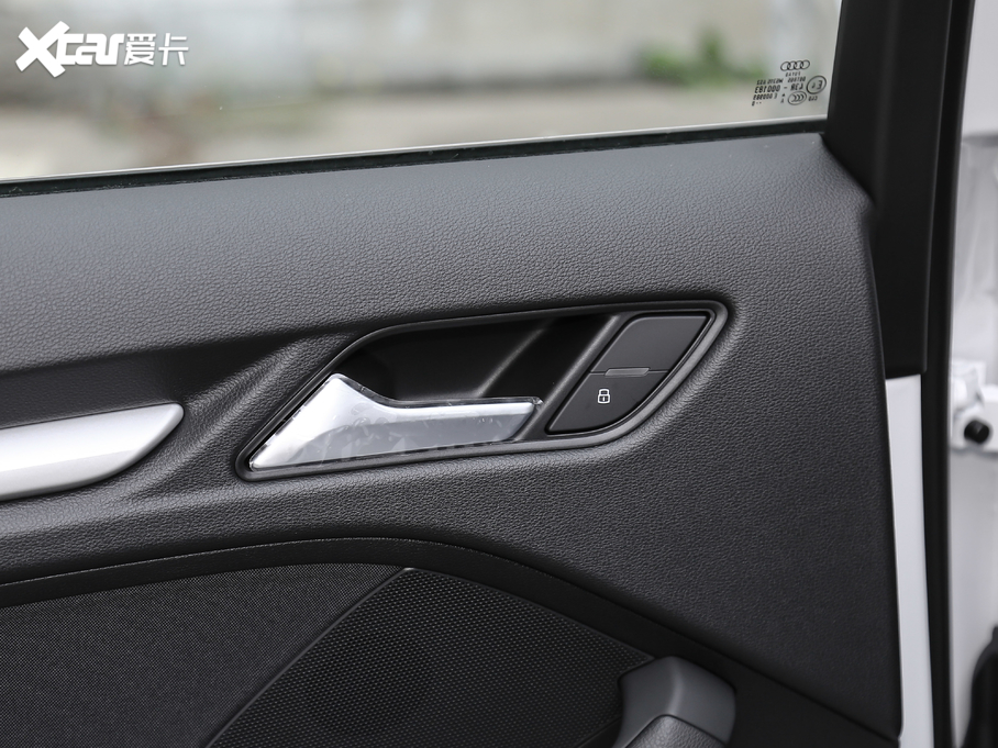 2020��?yu��n)W��A3 �Ŀ� Sportback 35 TFSI�M(j��n)ȡ�� ��(gu��)VI