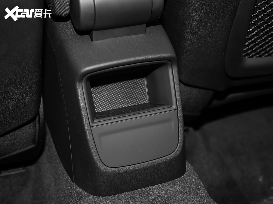 2020��?yu��n)W��A3 �Ŀ� Sportback 35 TFSI�M(j��n)ȡ�� ��(gu��)VI