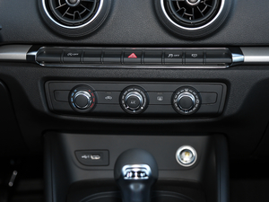 2020Sportback 35 TFSIMȡ VI {{