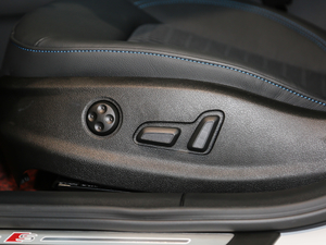 2020Sportback 35 TFSIr VI {{