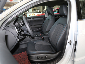 2020Sportback 35 TFSIr VI {