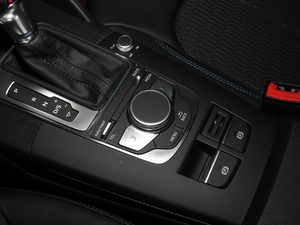 2020Sportback 35 TFSIr VI {(ji)