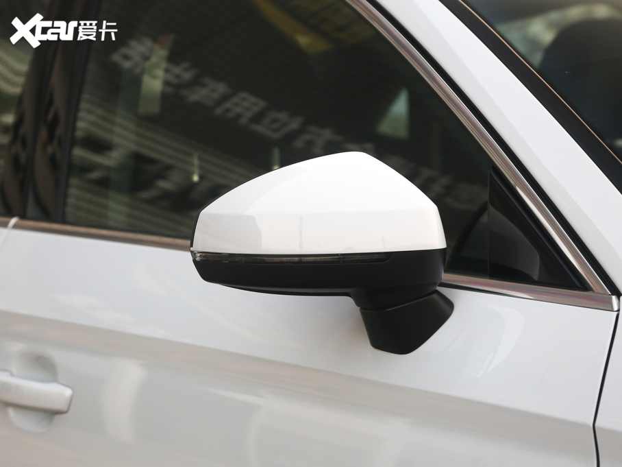 2020?yun)WA3 Limousine Limousine 40 TFSIL(fng) (gu)VI