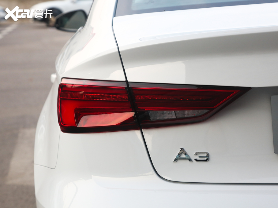 2020?yun)WA3 Limousine Limousine 40 TFSIL(fng) (gu)VI