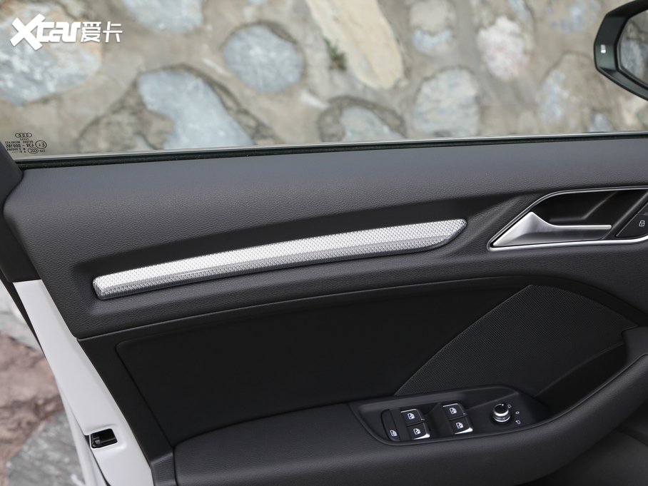 2020?yun)WA3 Limousine Limousine 40 TFSIL(fng) VI