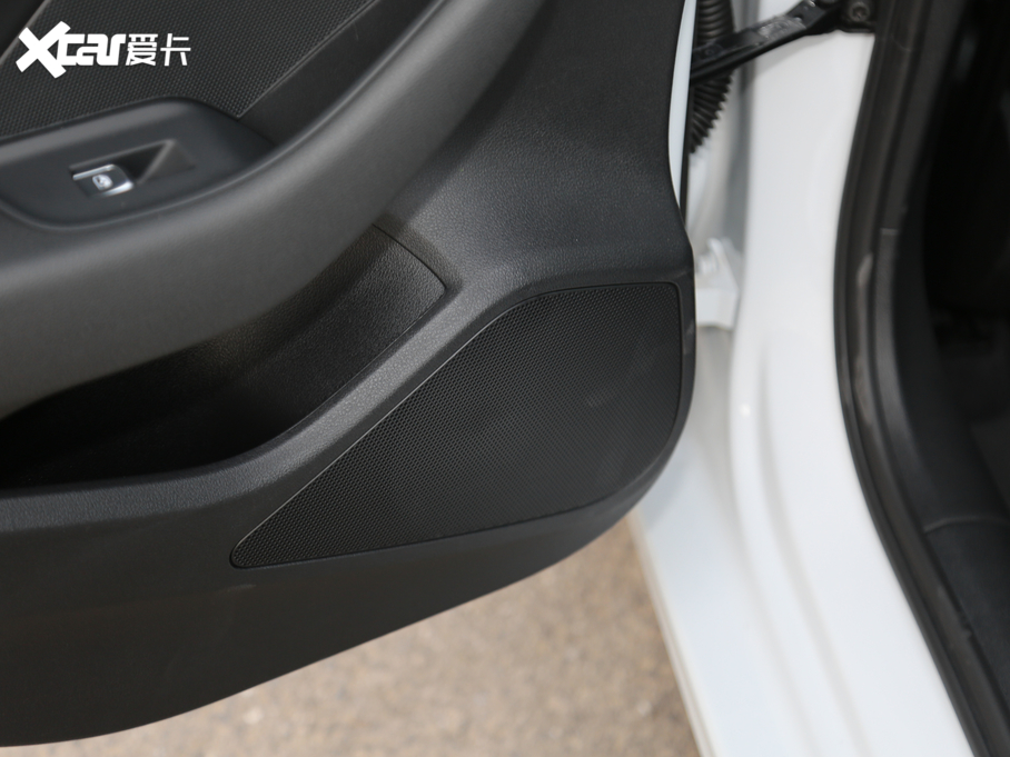 2020WA3 Limousine Limousine 40 TFSIL VI