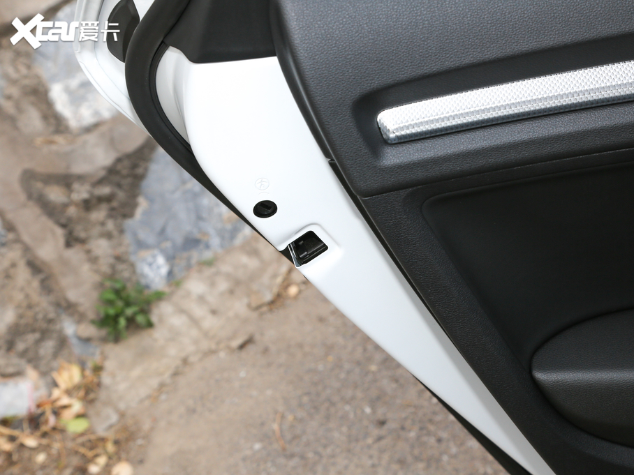 2020WA3 Limousine Limousine 40 TFSIL VI